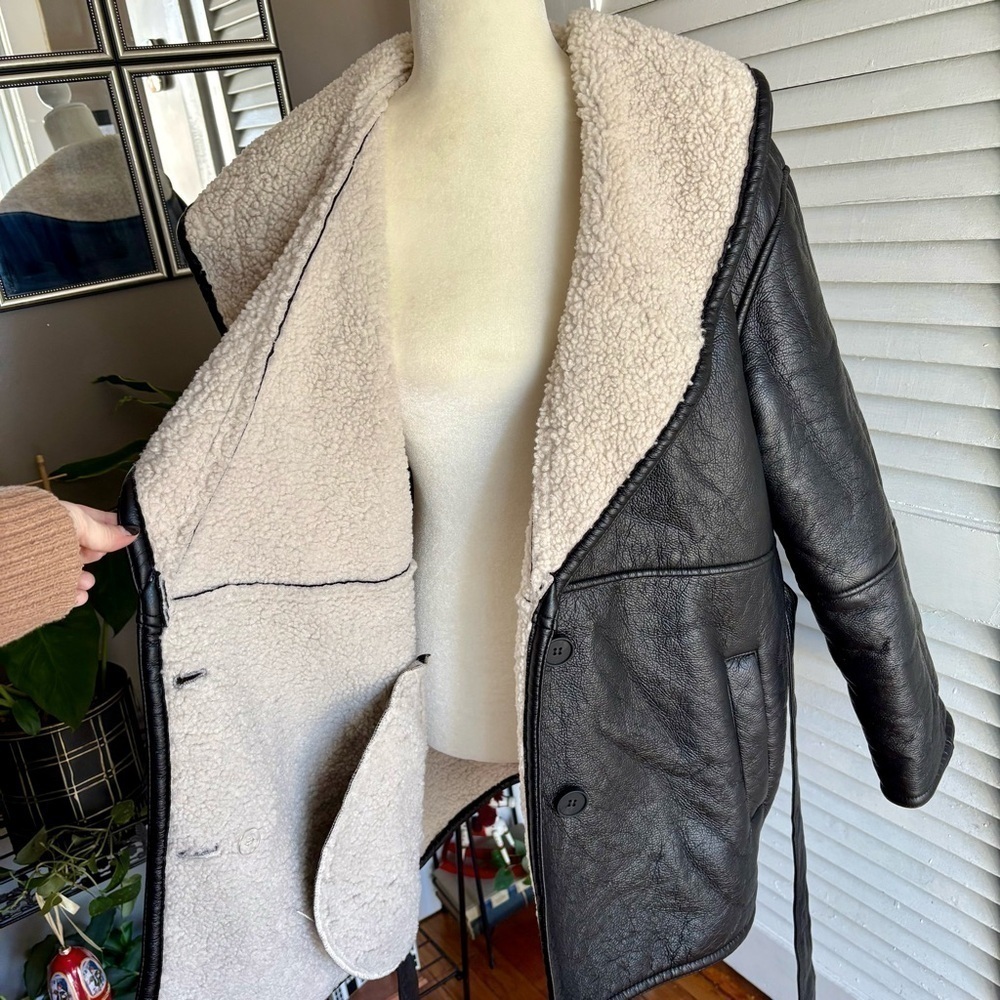 ASOS DESIGN Curve luxe collared bonded borg belted jacket - Picture 7 of 11